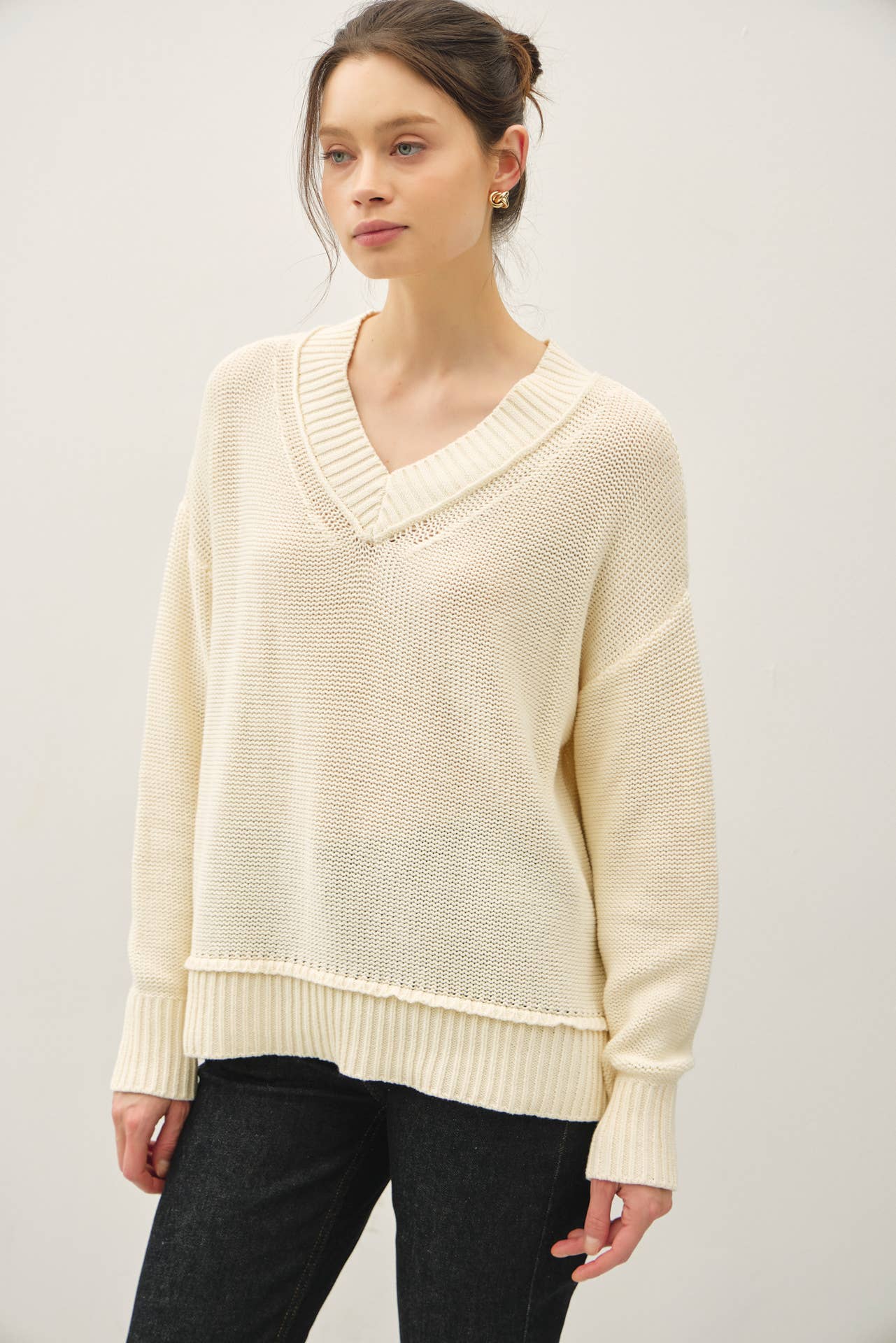 CHUNKY V NECK KNIT SWEATER