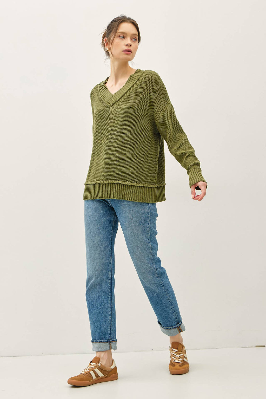 CHUNKY V NECK KNIT SWEATER