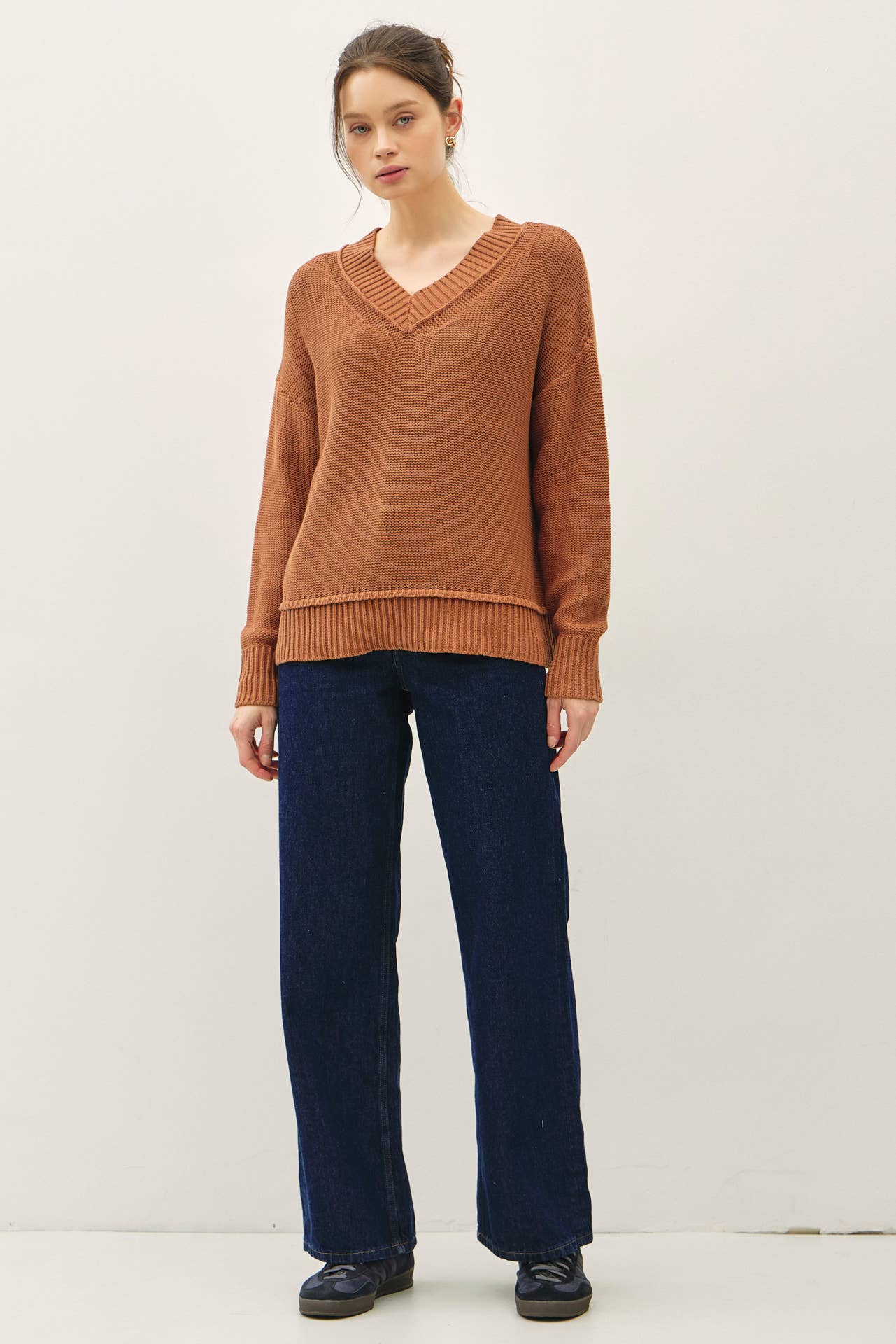 CHUNKY V NECK KNIT SWEATER