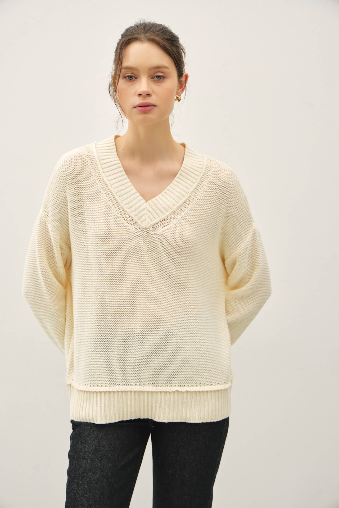 CHUNKY V NECK KNIT SWEATER