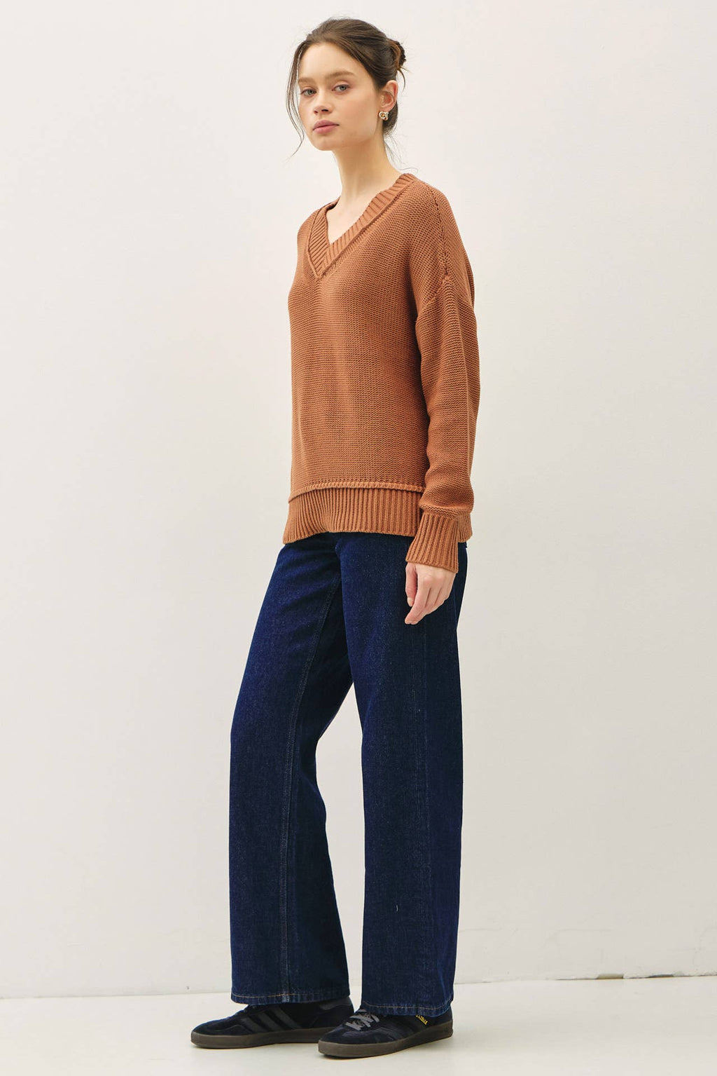 CHUNKY V NECK KNIT SWEATER